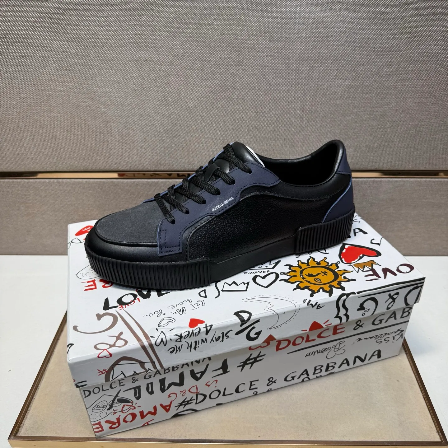 ⬛️Men's shoes 💰p400 [DG～] Men's casual shoes, on sale at the same time in 2025z cabinet 🔶Size: 38-44#️⃣ 🔷2 colors🔜The upper is made of multi-material splicing➕Genuine leather lining, comfortable and breathable, sole: original comfortable, wear-resistant and non-slip outsole, ⚠️Real thing📱Photographed🎬The real thing is better📢📢📢